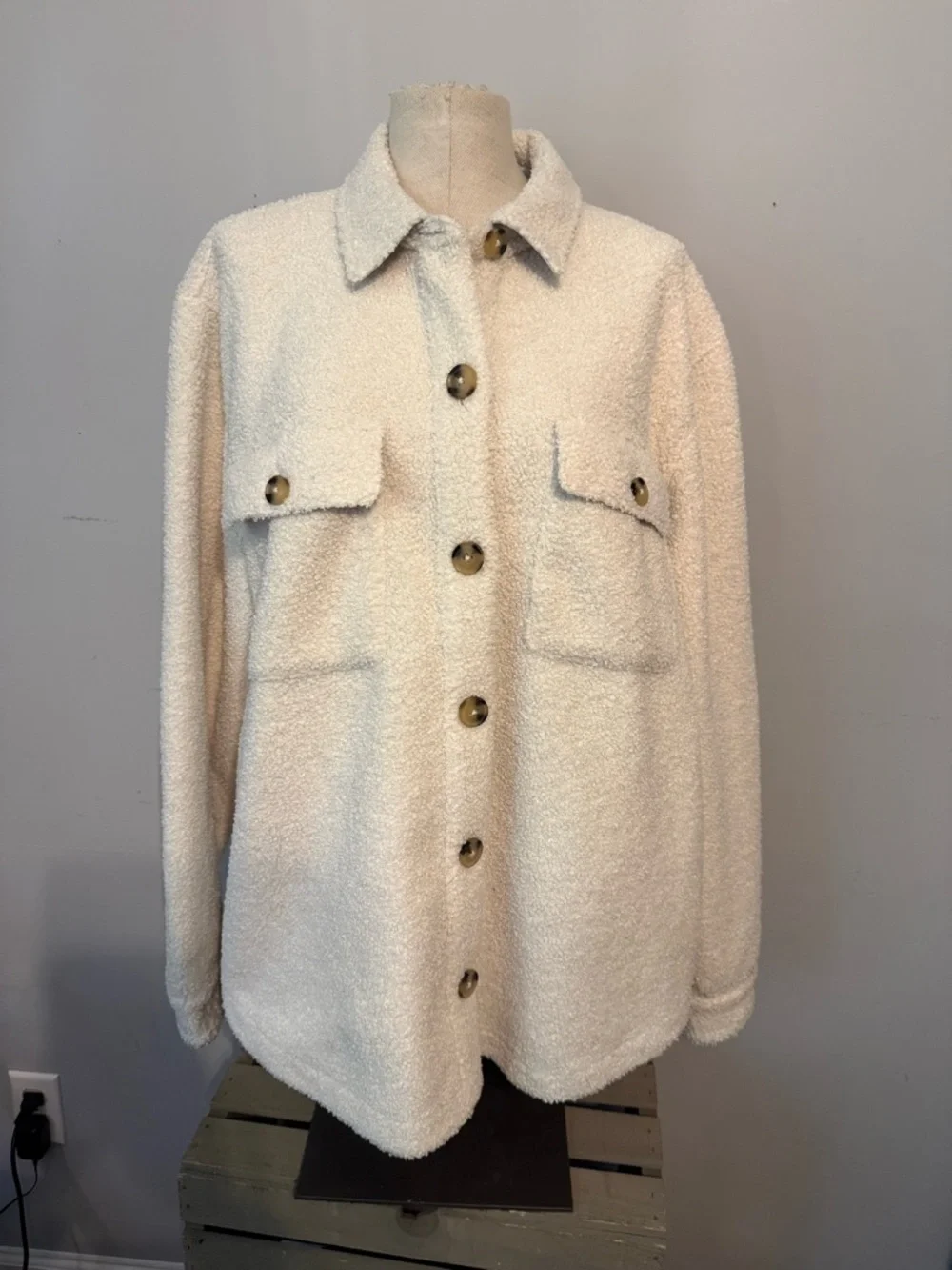 Vineyard Vines Cream Teddy Bouclé Button Jacket - Picture 1 of 6